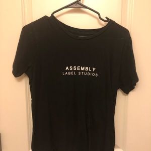 black assembly label t shirt